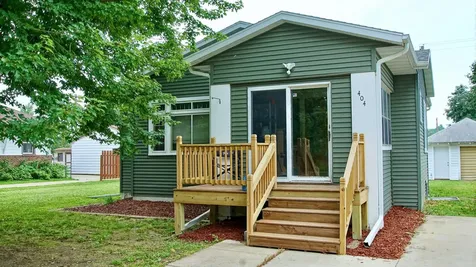 404 1st Avenue SE Pine Island MN 55963