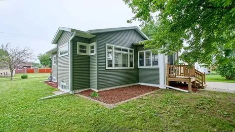 404 1st Avenue SE Pine Island MN 55963