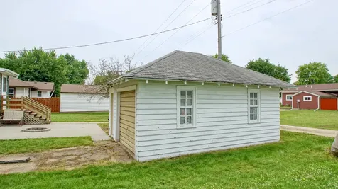 404 1st Avenue SE Pine Island MN 55963