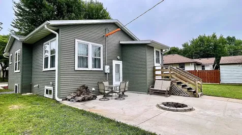 404 1st Avenue SE Pine Island MN 55963