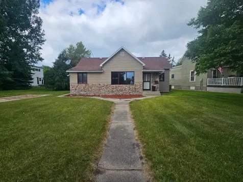 237 E Nelson Avenue Warren MN 56762