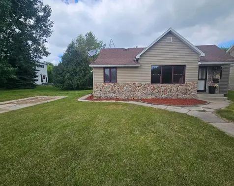 237 E Nelson Avenue Warren MN 56762