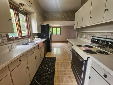 237 E Nelson Avenue Warren MN 56762