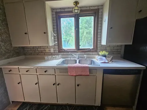 237 E Nelson Avenue Warren MN 56762