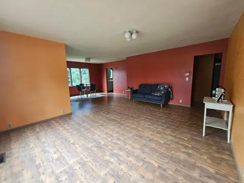 237 E Nelson Avenue Warren MN 56762