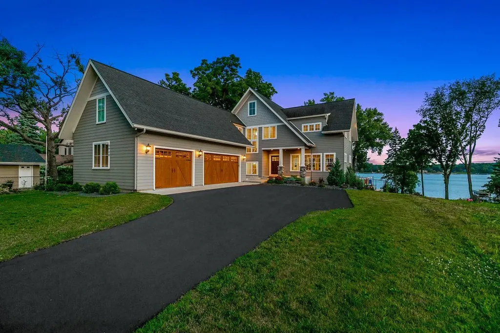 9934 199th Street W Lakeville MN 55044
