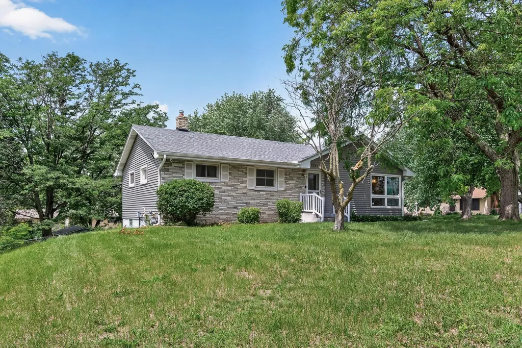 1791 Atlantic Street Maplewood MN 55109
