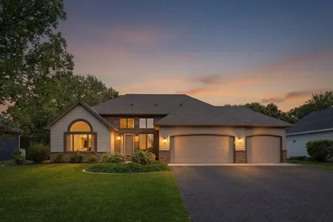 1827 Hydram Avenue N Oakdale MN 55128