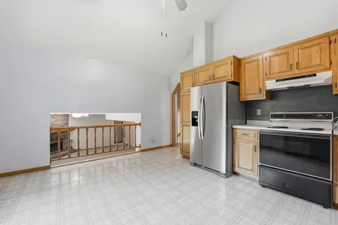 1827 Hydram Avenue N Oakdale MN 55128