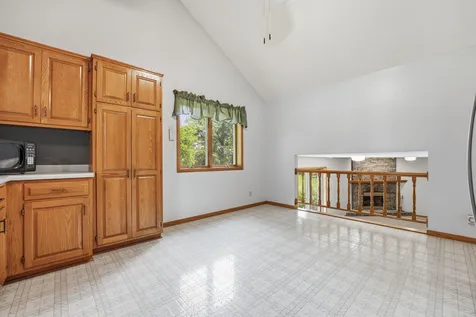 1827 Hydram Avenue N Oakdale MN 55128