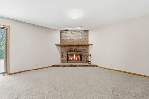 1827 Hydram Avenue N Oakdale MN 55128