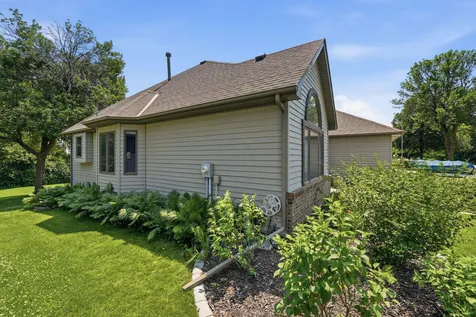 1827 Hydram Avenue N Oakdale MN 55128