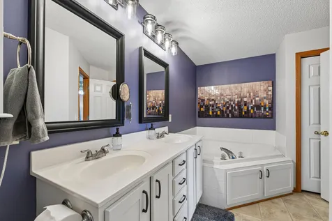 20651 Hampshire Way Lakeville MN 55044