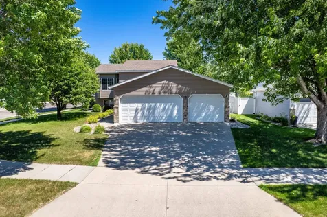 624 29th Street N Moorhead MN 56560