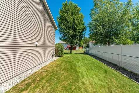 624 29th Street N Moorhead MN 56560