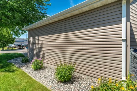 624 29th Street N Moorhead MN 56560