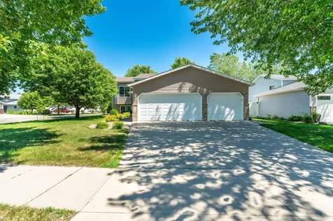 624 29th Street N Moorhead MN 56560