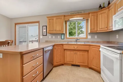 624 29th Street N Moorhead MN 56560