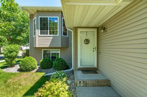 624 29th Street N Moorhead MN 56560