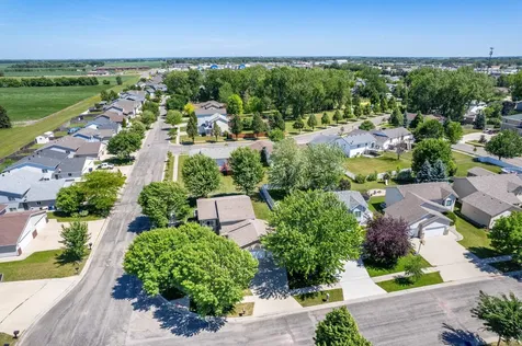 624 29th Street N Moorhead MN 56560