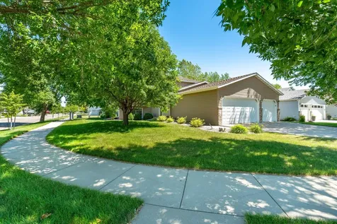 624 29th Street N Moorhead MN 56560