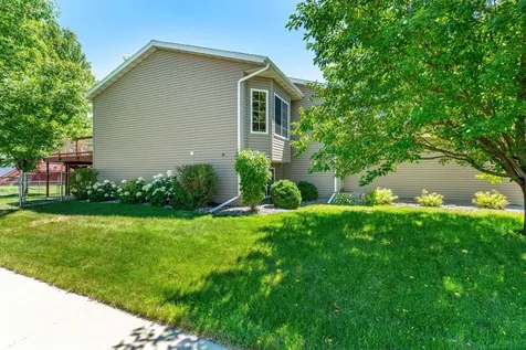 624 29th Street N Moorhead MN 56560