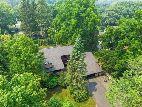 7920 Hill Trail N Lake Elmo MN 55042