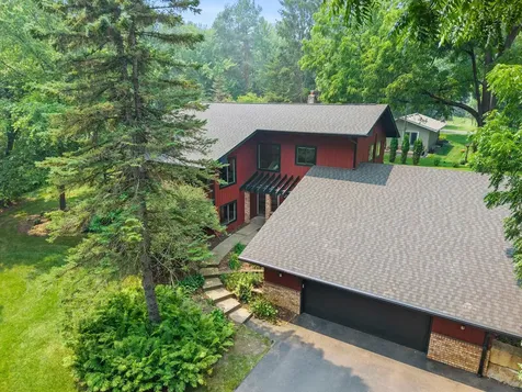 7920 Hill Trail N Lake Elmo MN 55042