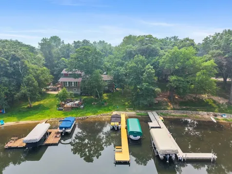7920 Hill Trail N Lake Elmo MN 55042