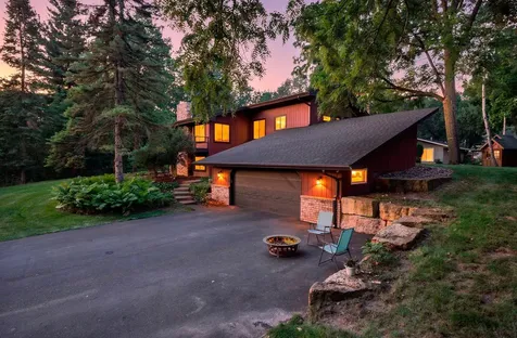 7920 Hill Trail N Lake Elmo MN 55042