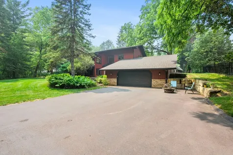 7920 Hill Trail N Lake Elmo MN 55042