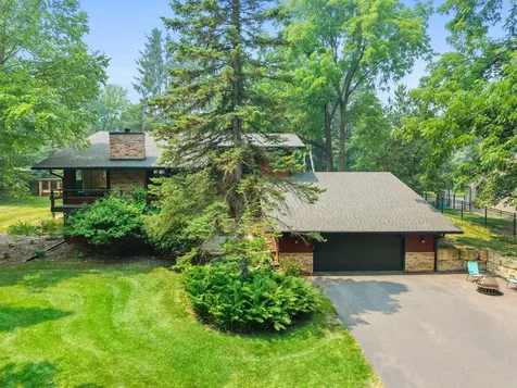 7920 Hill Trail N Lake Elmo MN 55042