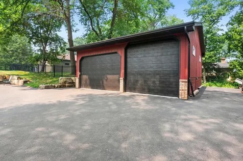 7920 Hill Trail N Lake Elmo MN 55042
