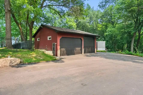 7920 Hill Trail N Lake Elmo MN 55042
