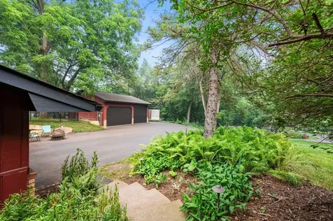 7920 Hill Trail N Lake Elmo MN 55042