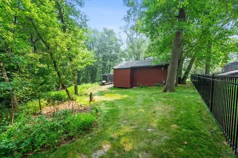 7920 Hill Trail N Lake Elmo MN 55042
