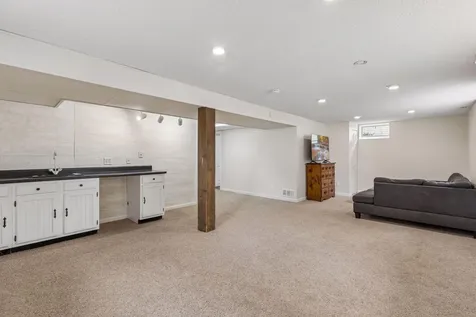 1848 Evergreen Draw Woodbury MN 55125