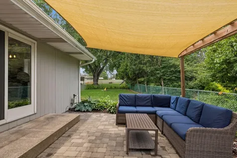 1848 Evergreen Draw Woodbury MN 55125