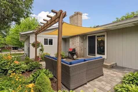 1848 Evergreen Draw Woodbury MN 55125