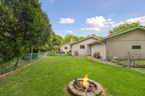 1848 Evergreen Draw Woodbury MN 55125