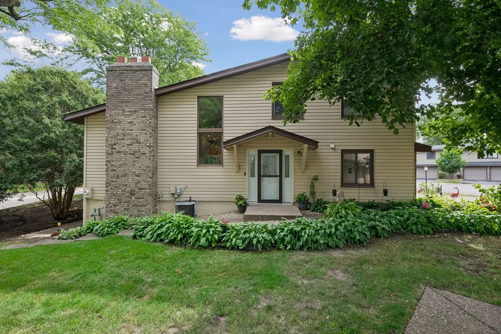 5722 Hyland Courts Drive Bloomington MN 55437