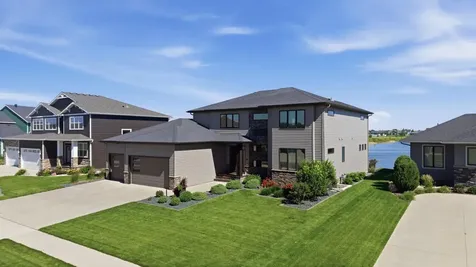 1467 75th Avenue S Fargo ND 58104