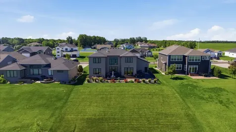 1467 75th Avenue S Fargo ND 58104