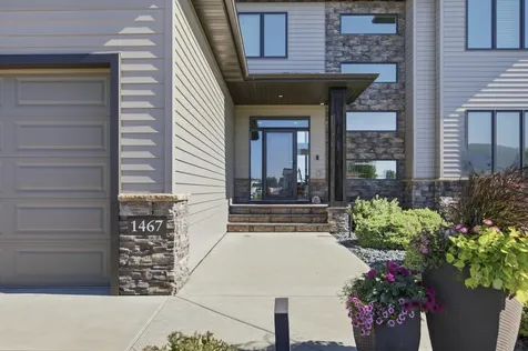 1467 75th Avenue S Fargo ND 58104