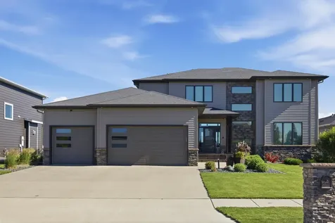 1467 75th Avenue S Fargo ND 58104