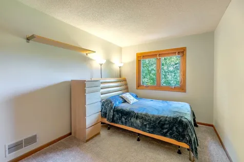 1199 Ashley Lane Mahtomedi MN 55115