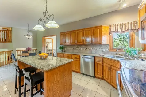 1199 Ashley Lane Mahtomedi MN 55115