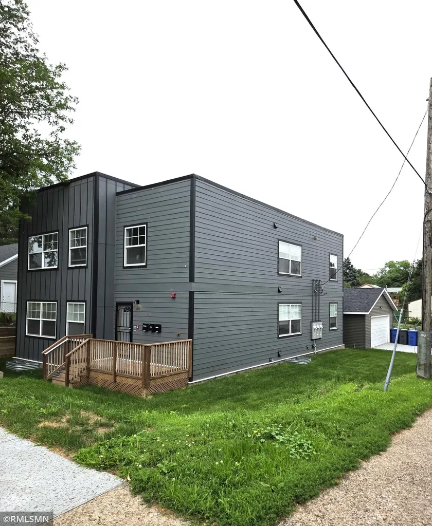 1911 E 32nd Street Minneapolis MN 55407