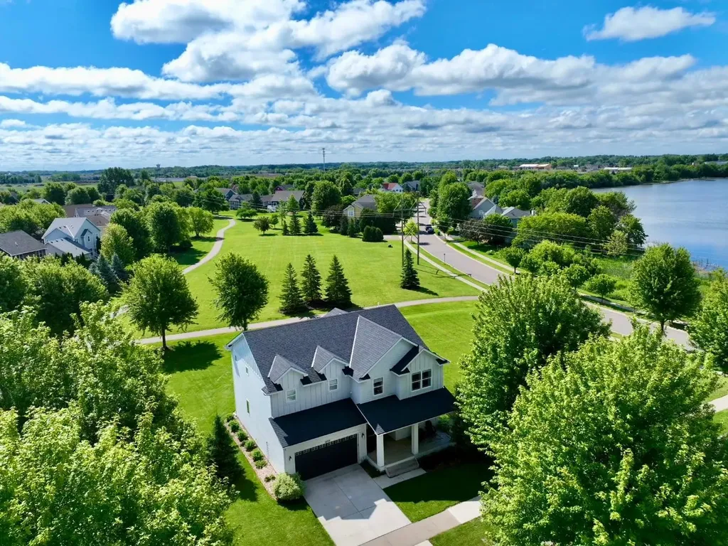 6694 Lakeview Circle NE Albertville MN 55301