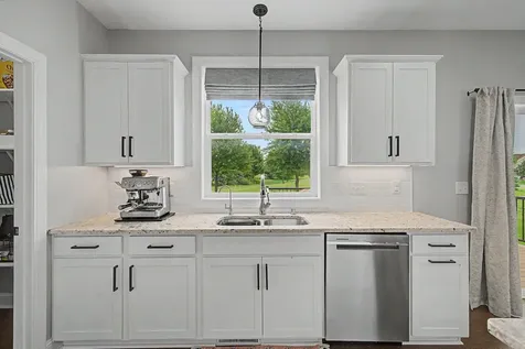 6694 Lakeview Circle NE Albertville MN 55301